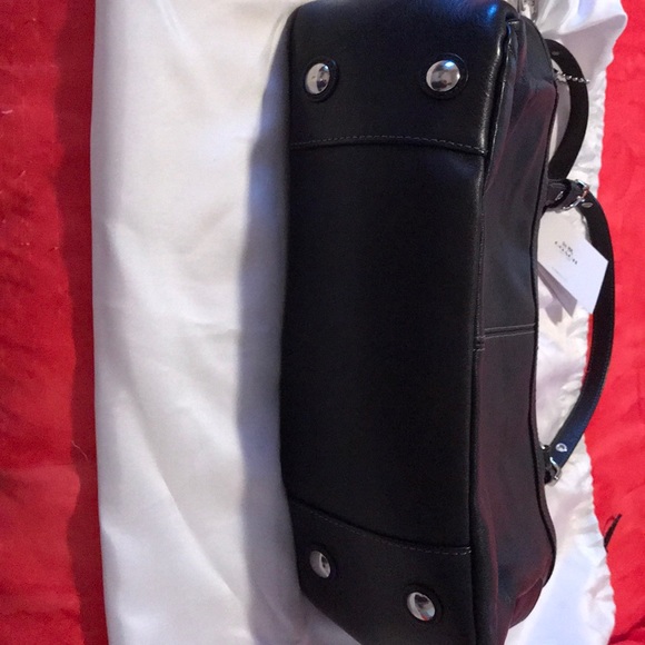 Authentic Coach Shoulder Bag. - Picture 6 of 8